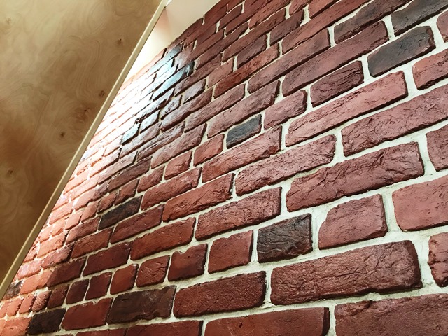 внутренняя отделка стен камнем