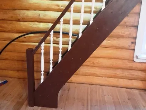 Лестница из сосны и бука